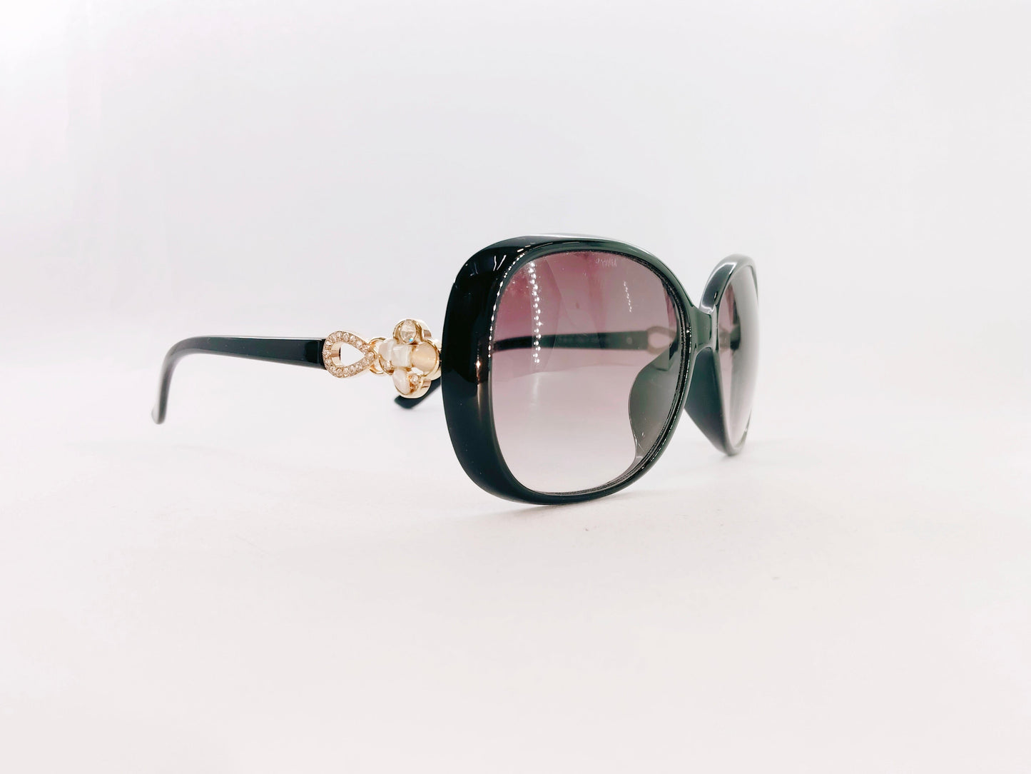 iDom Eyeglasses Oversized Butterfly Sunglasses for Girls & Women 100135